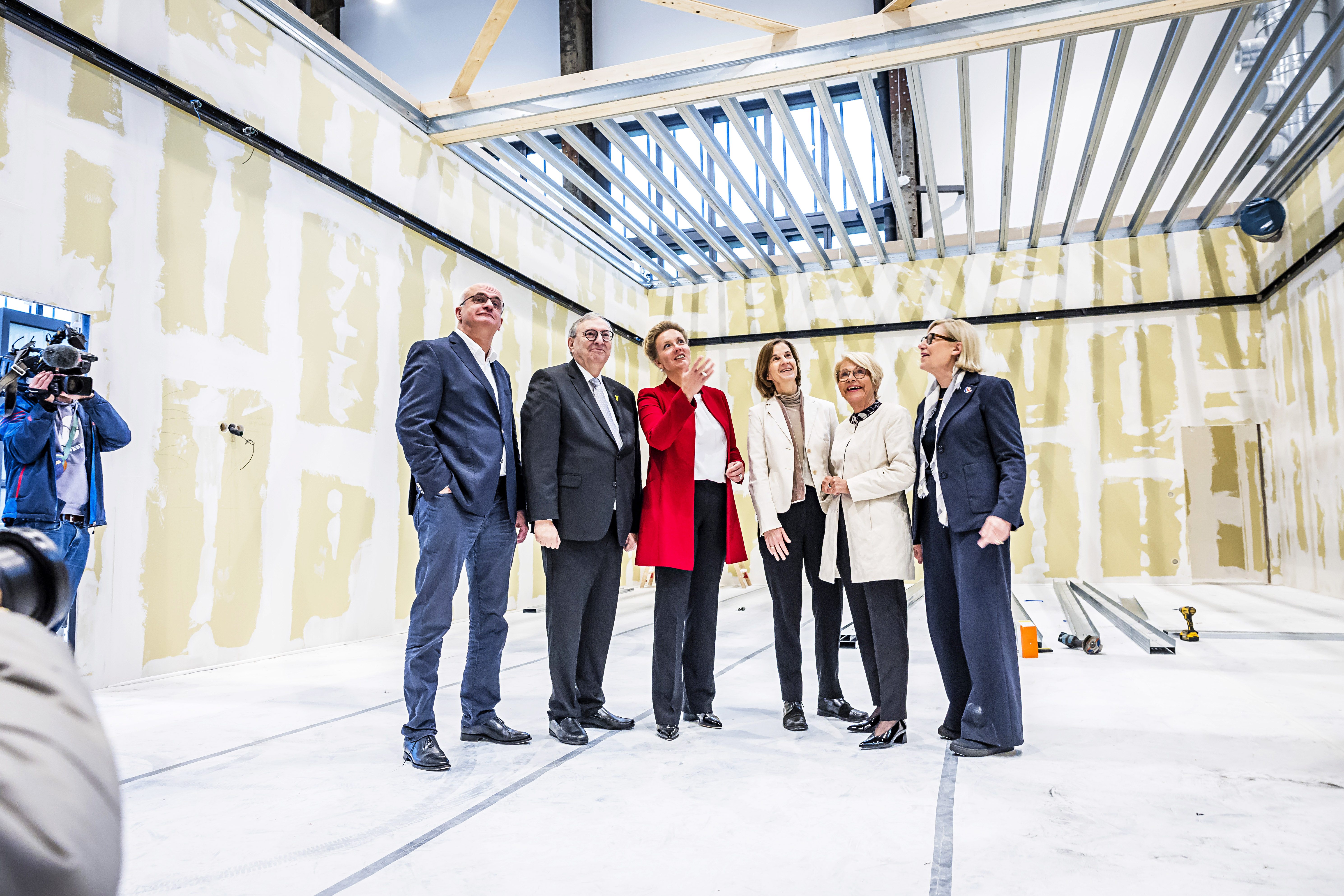 Gruppenbild auf der Baustelle