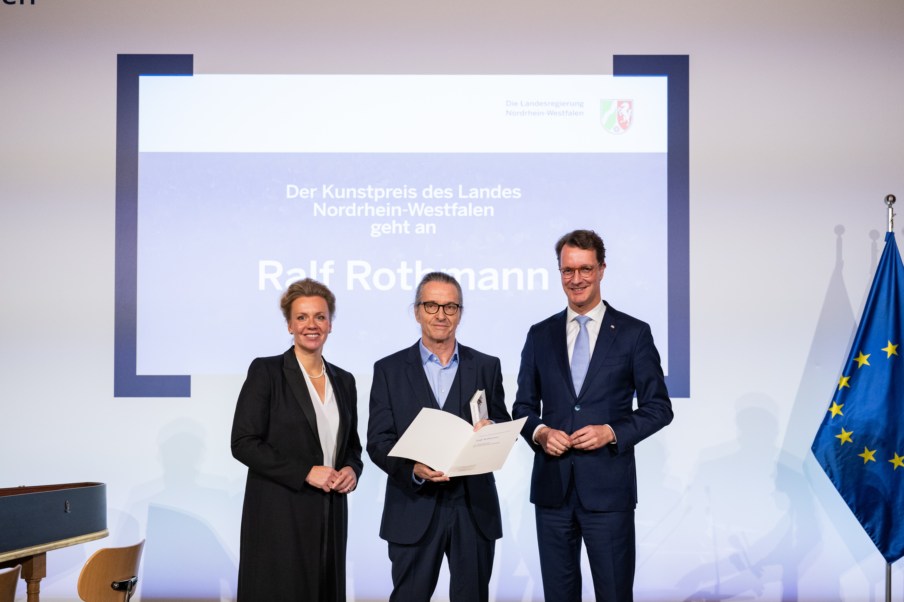 Urkundenübergabe Ralf Rothmann