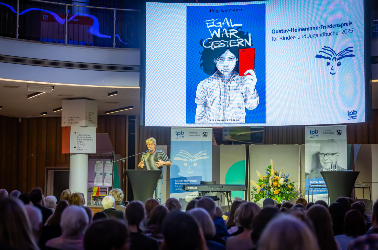 Rede Jörg Isermeyer auf Bühne