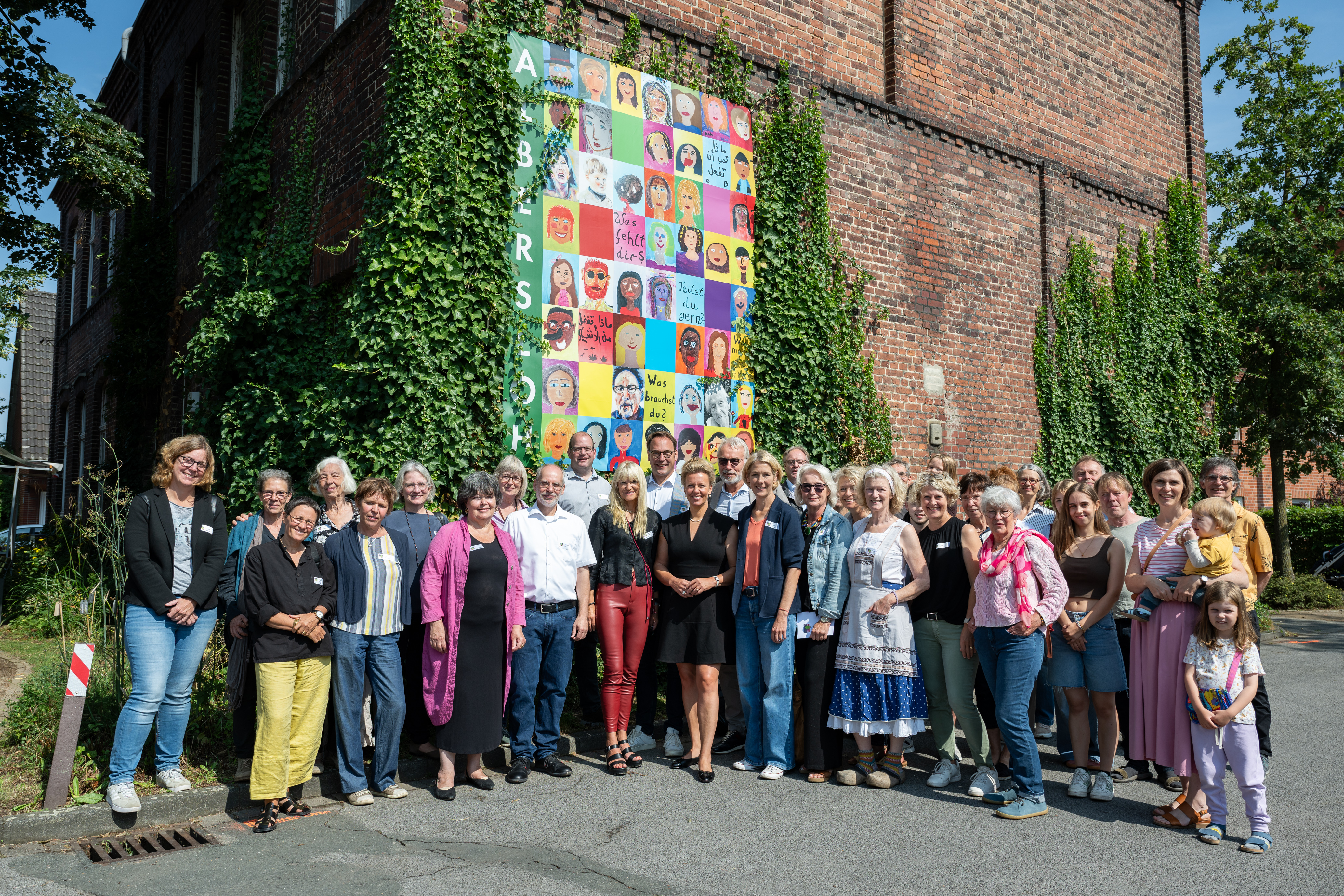 Tag der Dritten Orte 2024: Gruppenfoto Rote Schule Sendenhorst-Albersloh