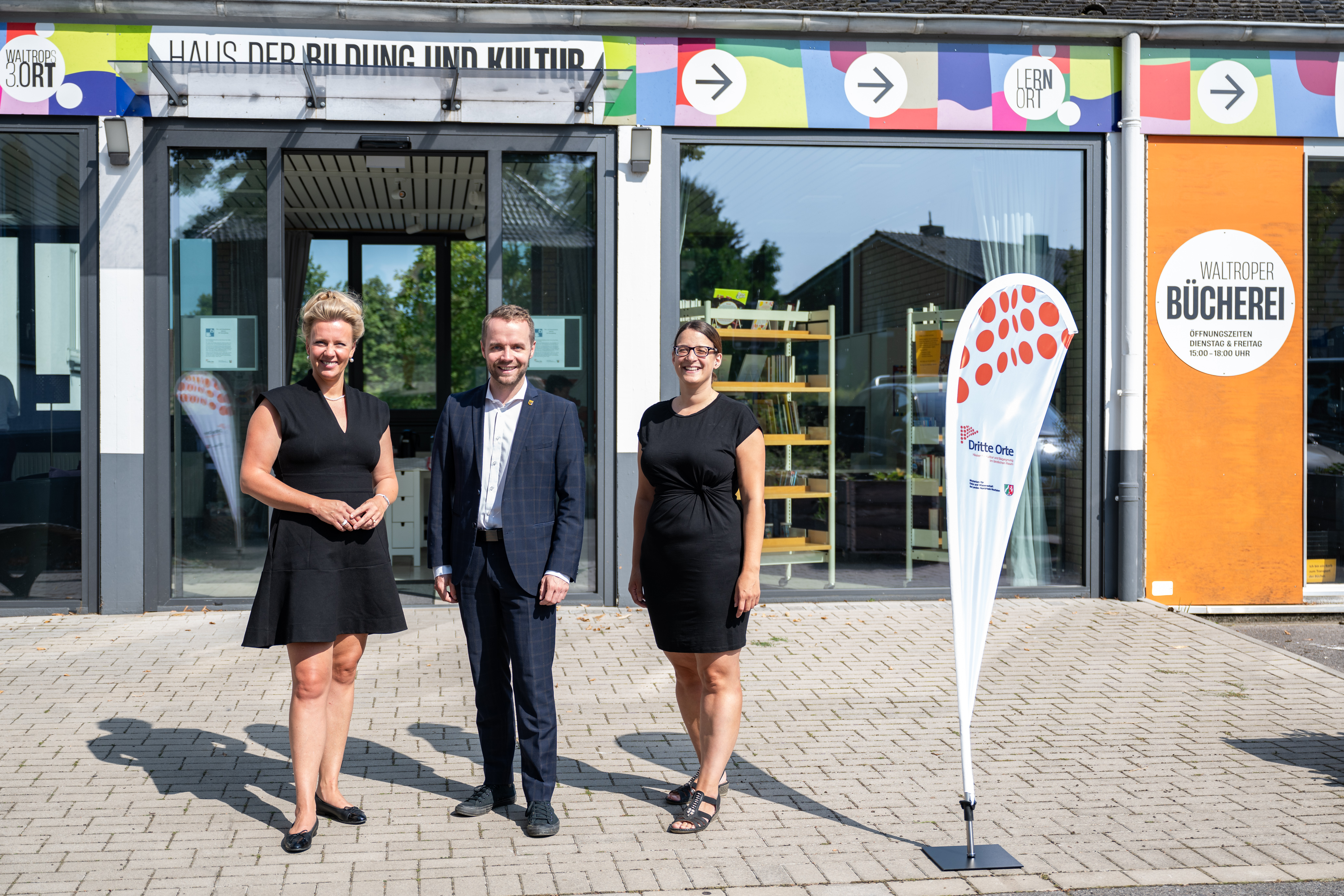 Tag der Dritten Orte 2024: Gruppenfoto Haus der Begegnung, Bildung und Kultur Waltrop 