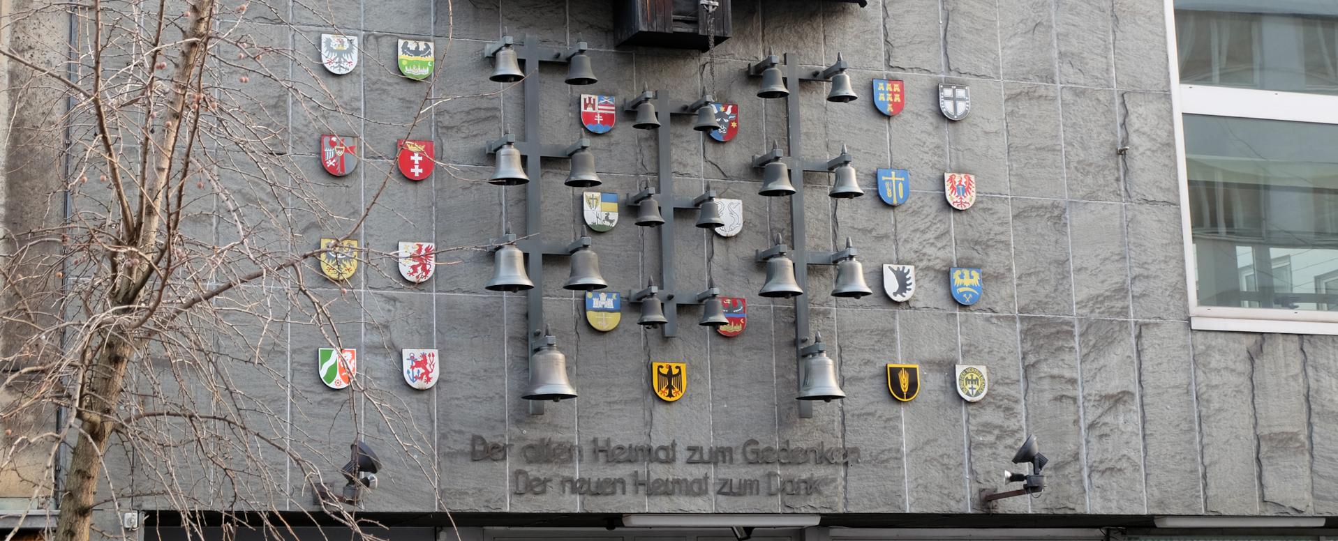Glockenspiel an einer Gebäudefassade
