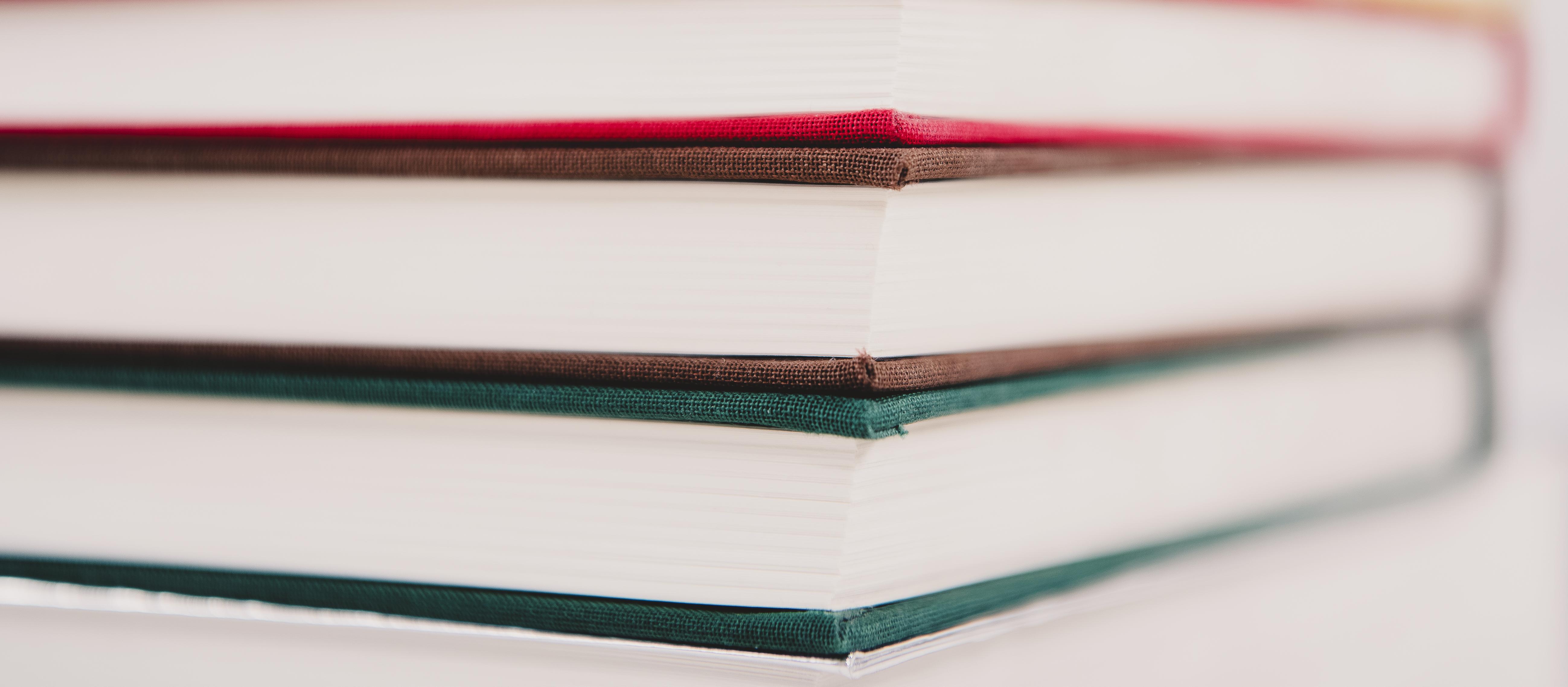 Ein Stapel Bücher
