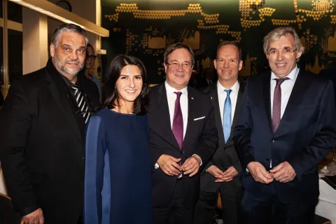 5 Personen Gruppenfoto