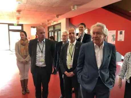 Menschengruppe bei Führung