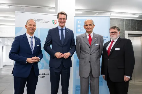 Gruppenbild zum 75. Jubiläum mit Hendrik Wüst