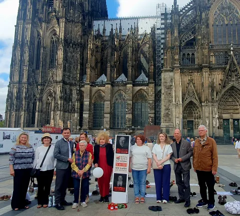 Gruppenfoto vor Kölner Dom