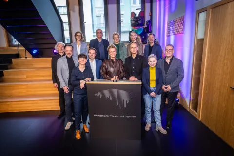 Gruppenfoto Kompetenznetzwerk K3 KI.Kunst.Kultur