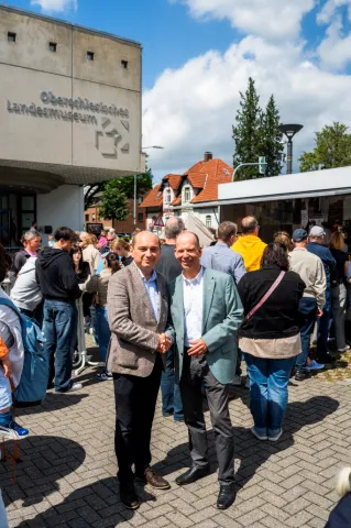 Heiko Hendriks (rechts) zusammen mit dem Präsidenten des Hauses der Geschichte NRW, Basil Kerski