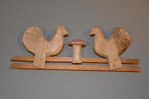 MKW_NRW_Erinnerungskultur_Gedenkstaette_Hemer_Huehner Geschnitzte Hühner aus dem Stalag VI A in Hemer