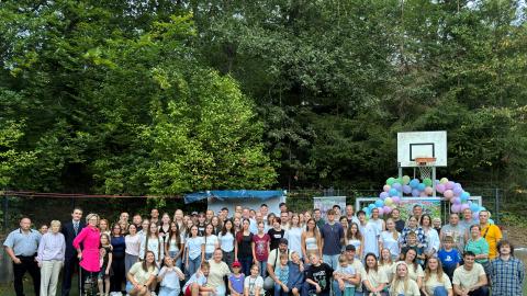 Gruppenbild JSDR Sommercamp 2024 mit Beauftragtem Hendriks
