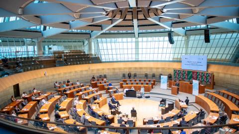 Blick in den Plenarsaal