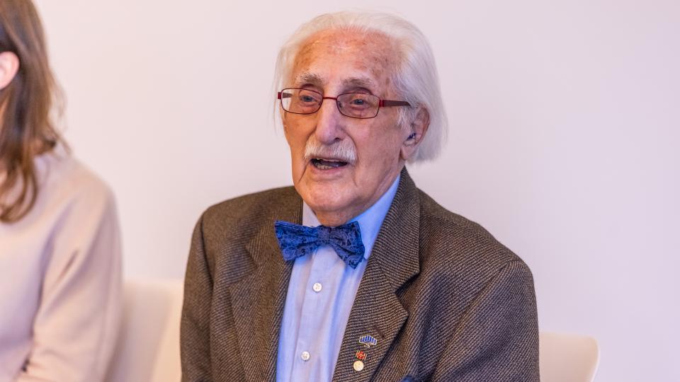 Holocaust-Zeitzeuge Dr. Leon Weintraub im Gespräch