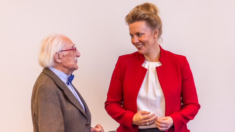 Dr. Leon Weintraub im Gespräch mit Ministerin Ina Brandes MdL