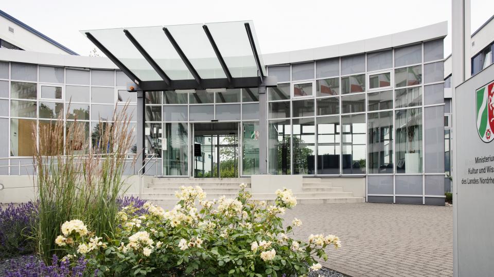 Außenansicht des Ministeriumsgebäudes