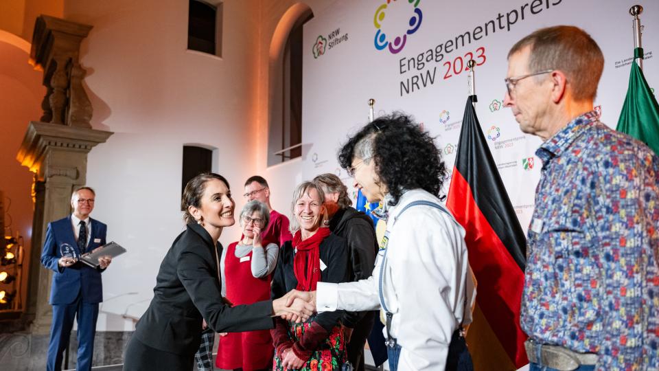 Staatssekretärin Gonca Türkeli-Dehnert bei der Preisverleihung Engagementpreis NRW