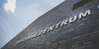 Außenwand eines Hörsaalzentrums