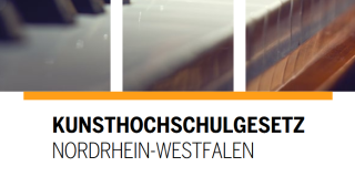 Tasten eines Klaviers, darunter der Schriftzug Kunsthochschulgesetz