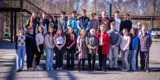 Gruppenbild vom Besuch von Dr. Leon Weintraub bei HOLO-VOICES