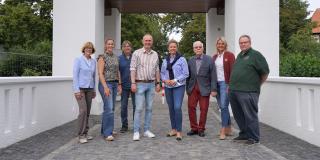Ministerin Brandes mit den Verantwortlichen vom Bispinghof