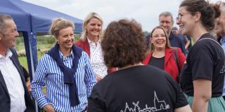 Ministerin Brandes mit Verantwortlichen der Schnippeldisco