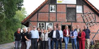 Verantwortliche des KulturLandDumte mit Ministerin Brandes