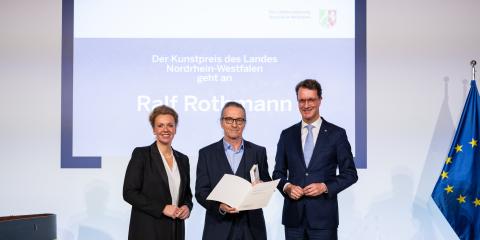 Urkundenübergabe Ralf Rothmann