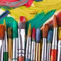 Pinsel und bunte Farben